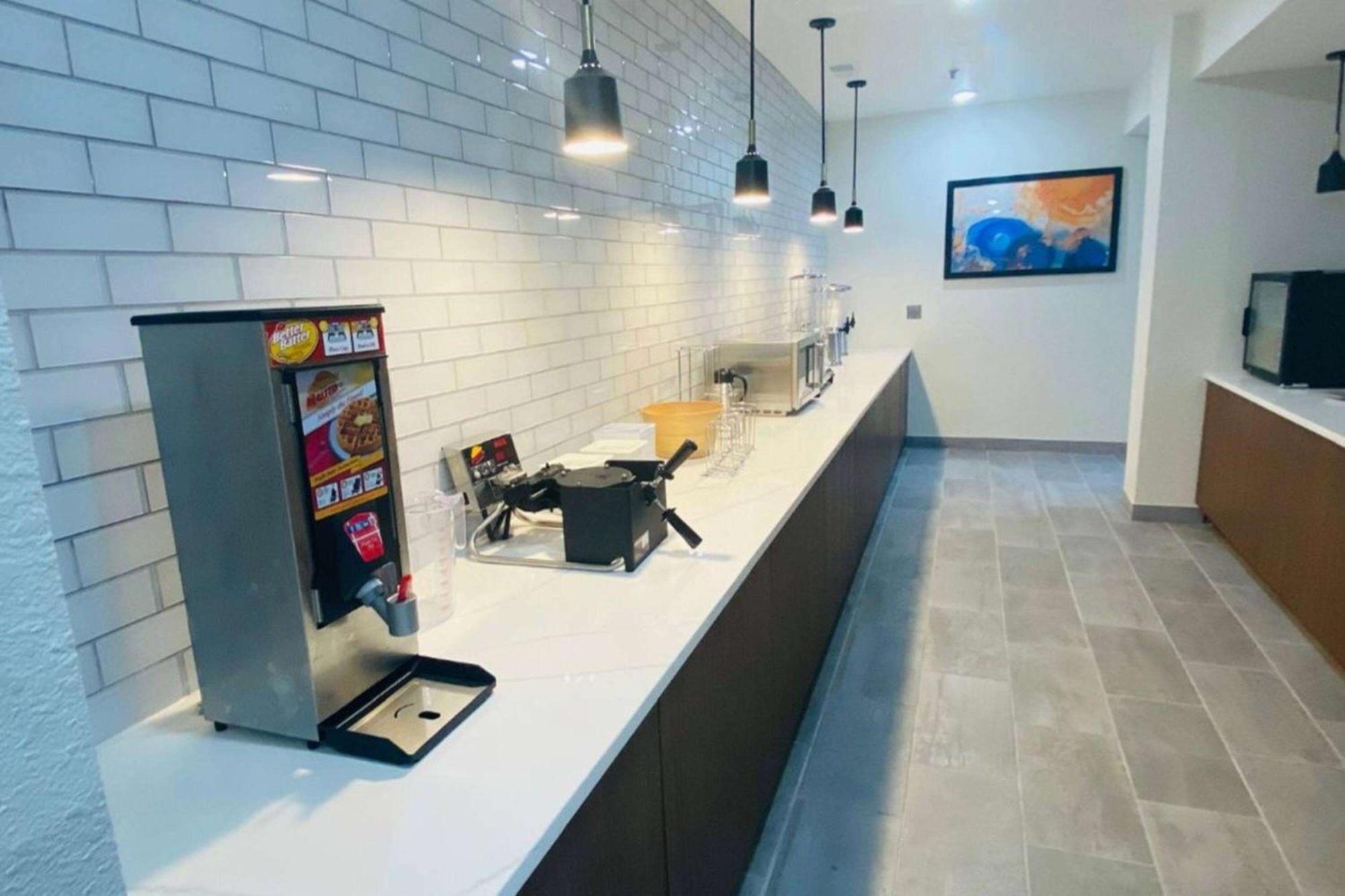 La Quinta Inn & Suites By Wyndham South Holland Exteriör bild