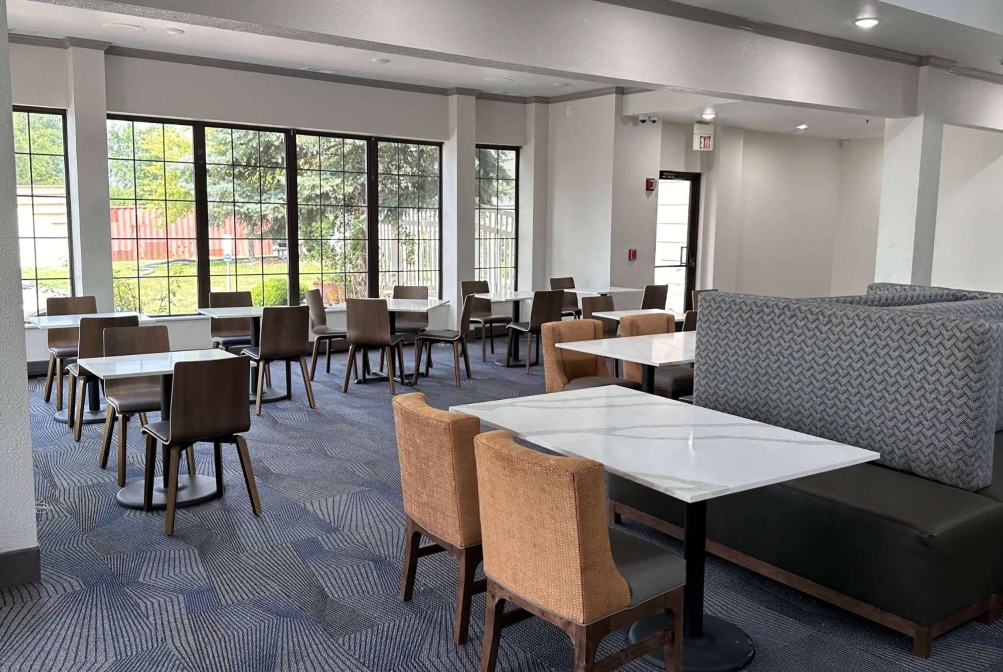 La Quinta Inn & Suites By Wyndham South Holland Exteriör bild